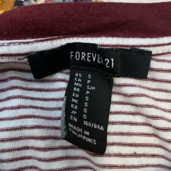 Maroon/White Twisted Crop Top - Picture 3 of 3